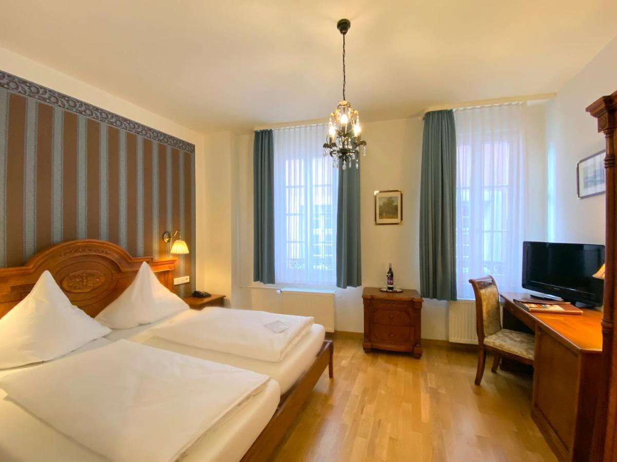 Hotel Rathausgloeckel Baden-Baden Bagian luar foto