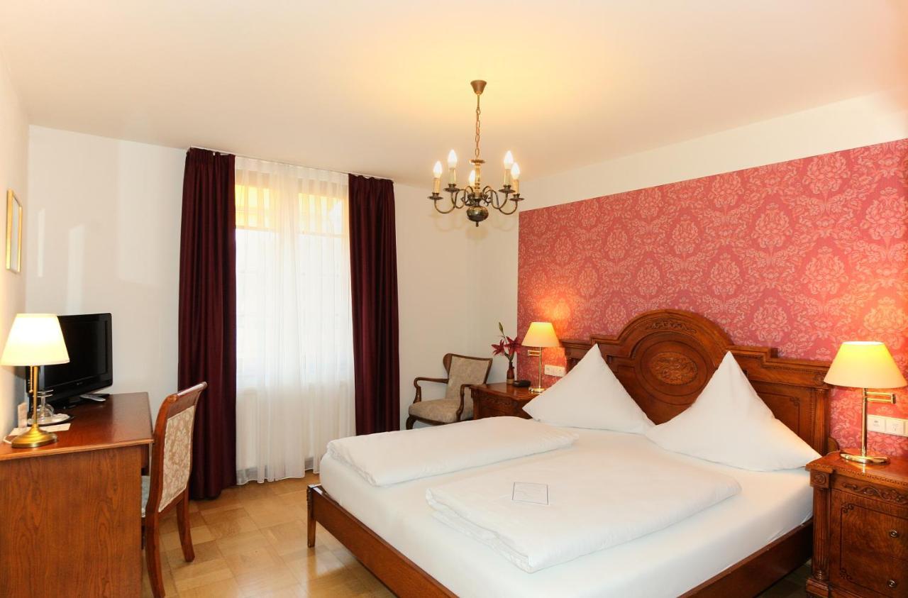 Hotel Rathausgloeckel Baden-Baden Bagian luar foto