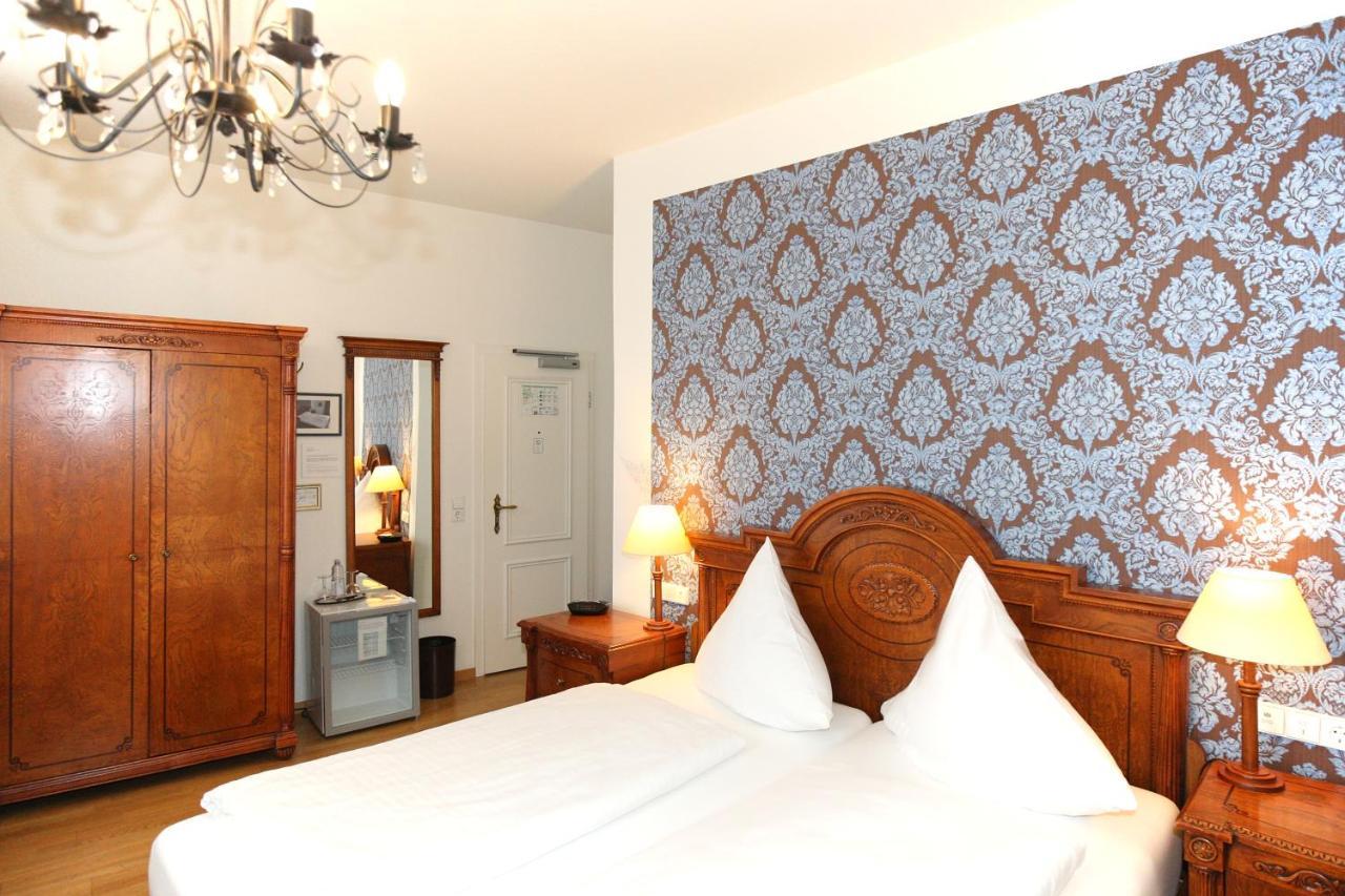 Hotel Rathausgloeckel Baden-Baden Bagian luar foto