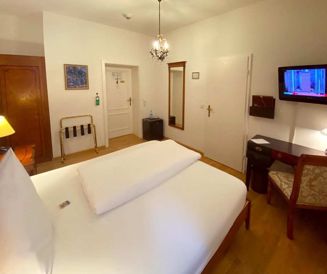 Hotel Rathausgloeckel Baden-Baden Bagian luar foto