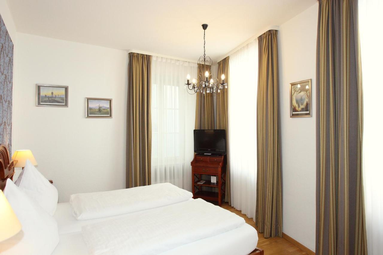 Hotel Rathausgloeckel Baden-Baden Bagian luar foto