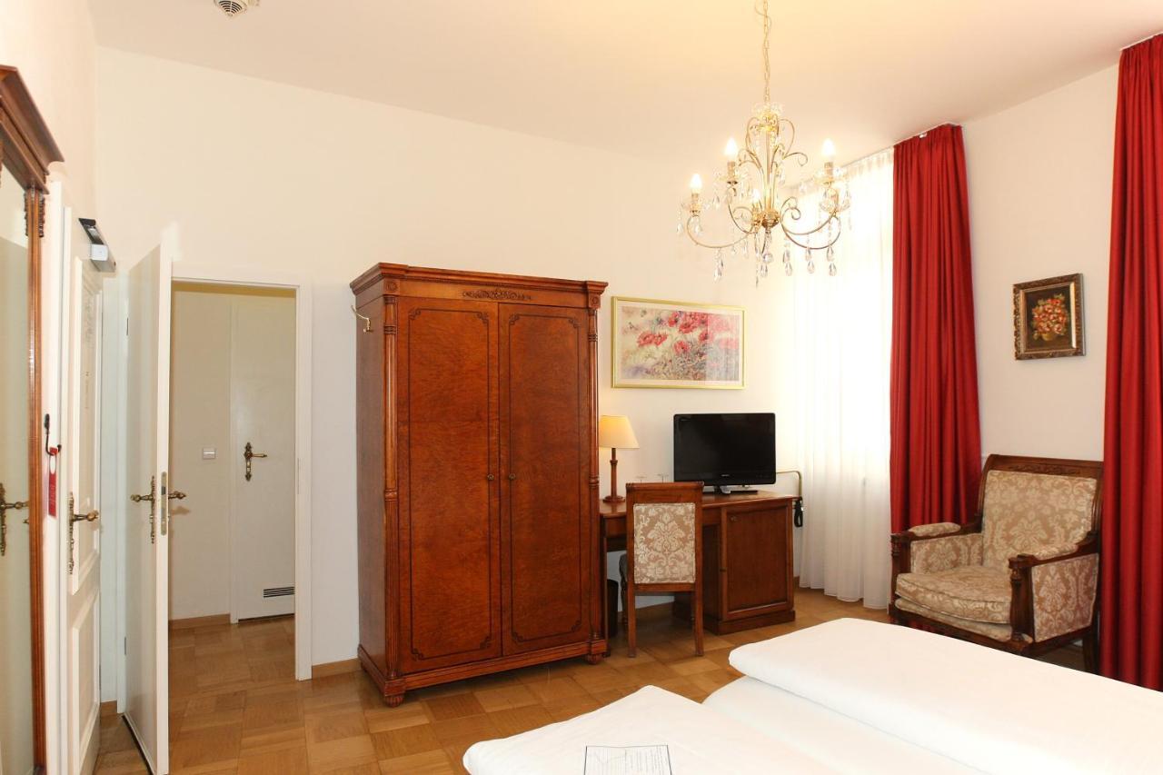 Hotel Rathausgloeckel Baden-Baden Bagian luar foto