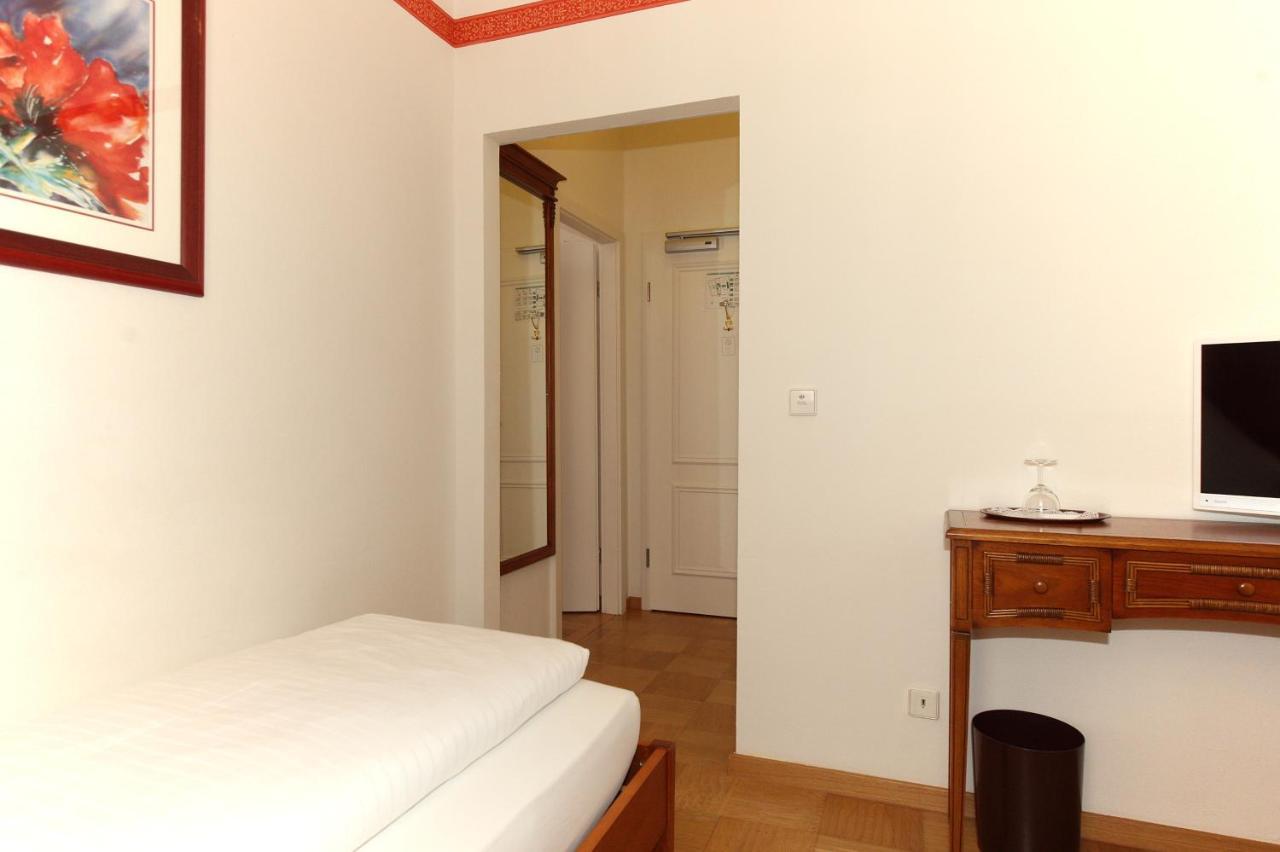 Hotel Rathausgloeckel Baden-Baden Bagian luar foto