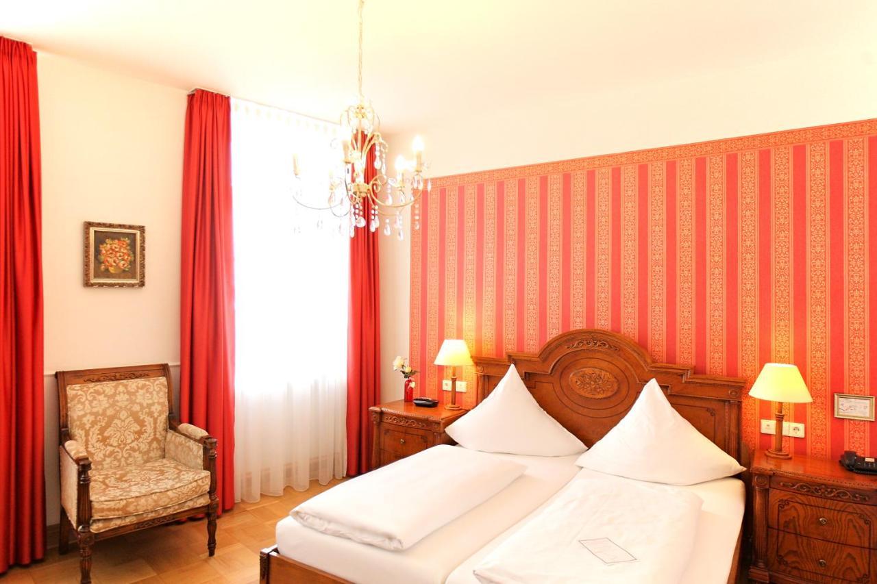 Hotel Rathausgloeckel Baden-Baden Bagian luar foto