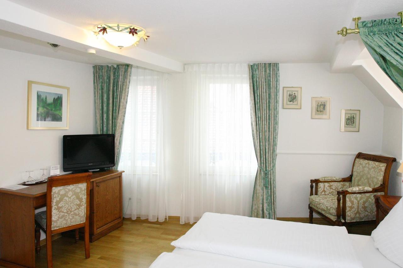 Hotel Rathausgloeckel Baden-Baden Bagian luar foto