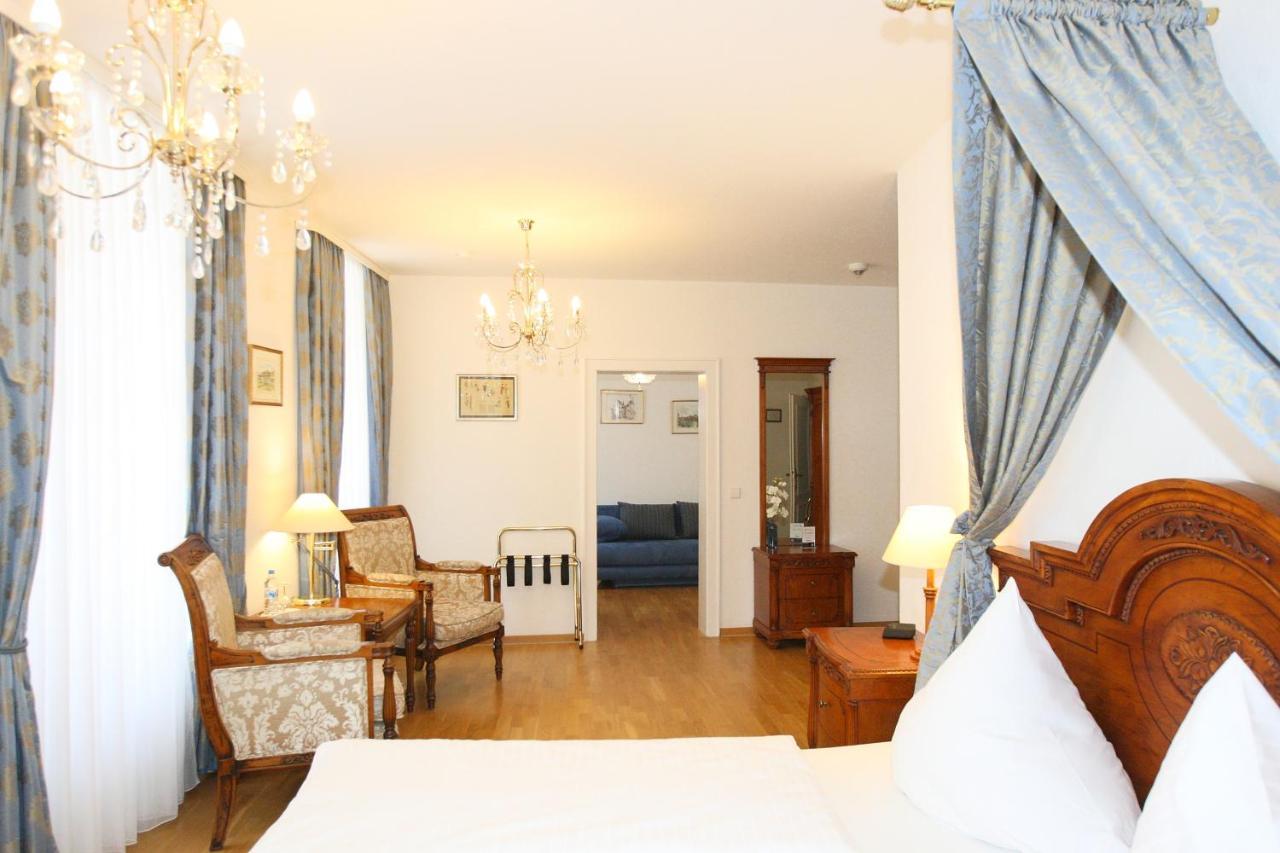 Hotel Rathausgloeckel Baden-Baden Bagian luar foto