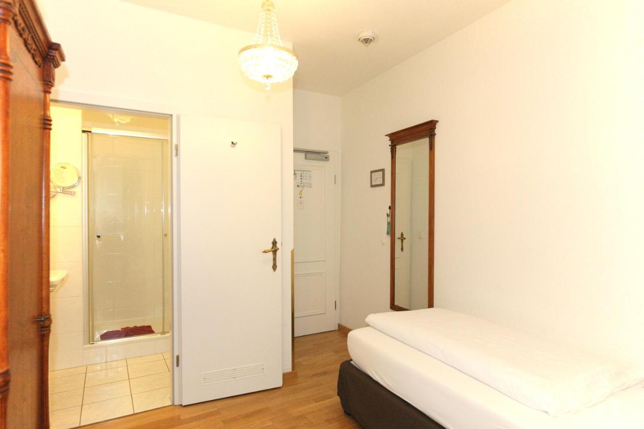 Hotel Rathausgloeckel Baden-Baden Bagian luar foto