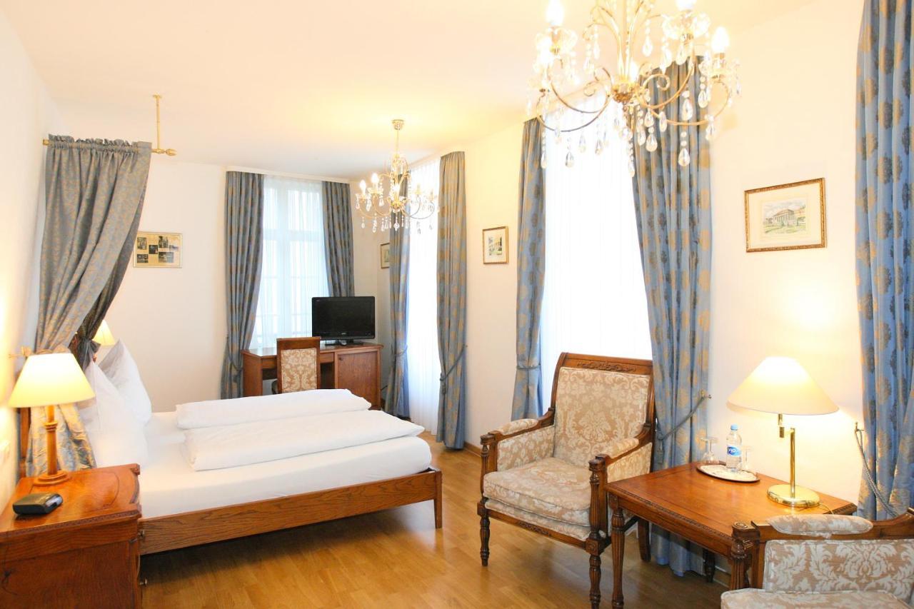 Hotel Rathausgloeckel Baden-Baden Bagian luar foto